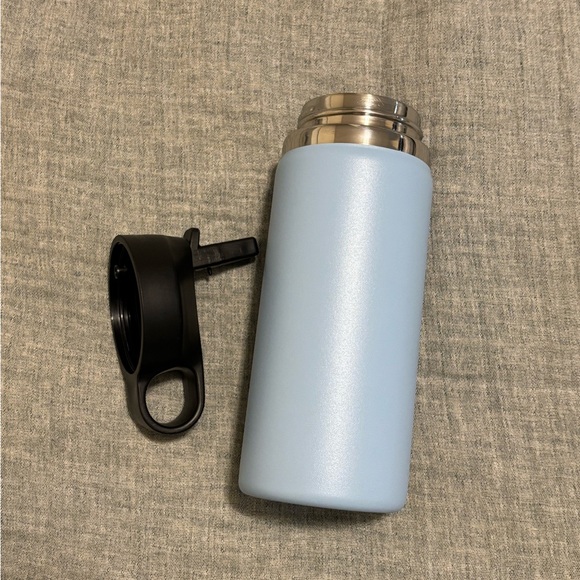Hydro Flask 16oz in Rain - Picture 2 of 6